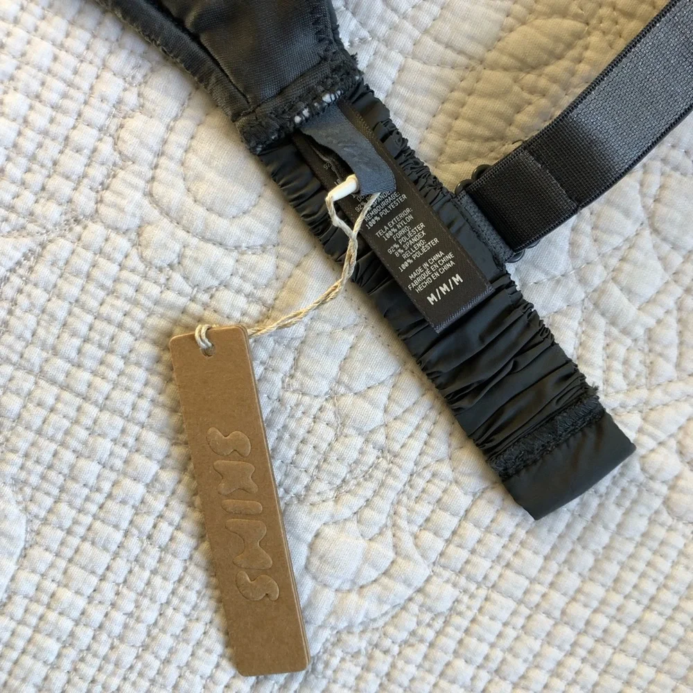 SKIMS NWT Gunmetal Quilted Triangle Bralette Size Medium - Picture 12 of 13